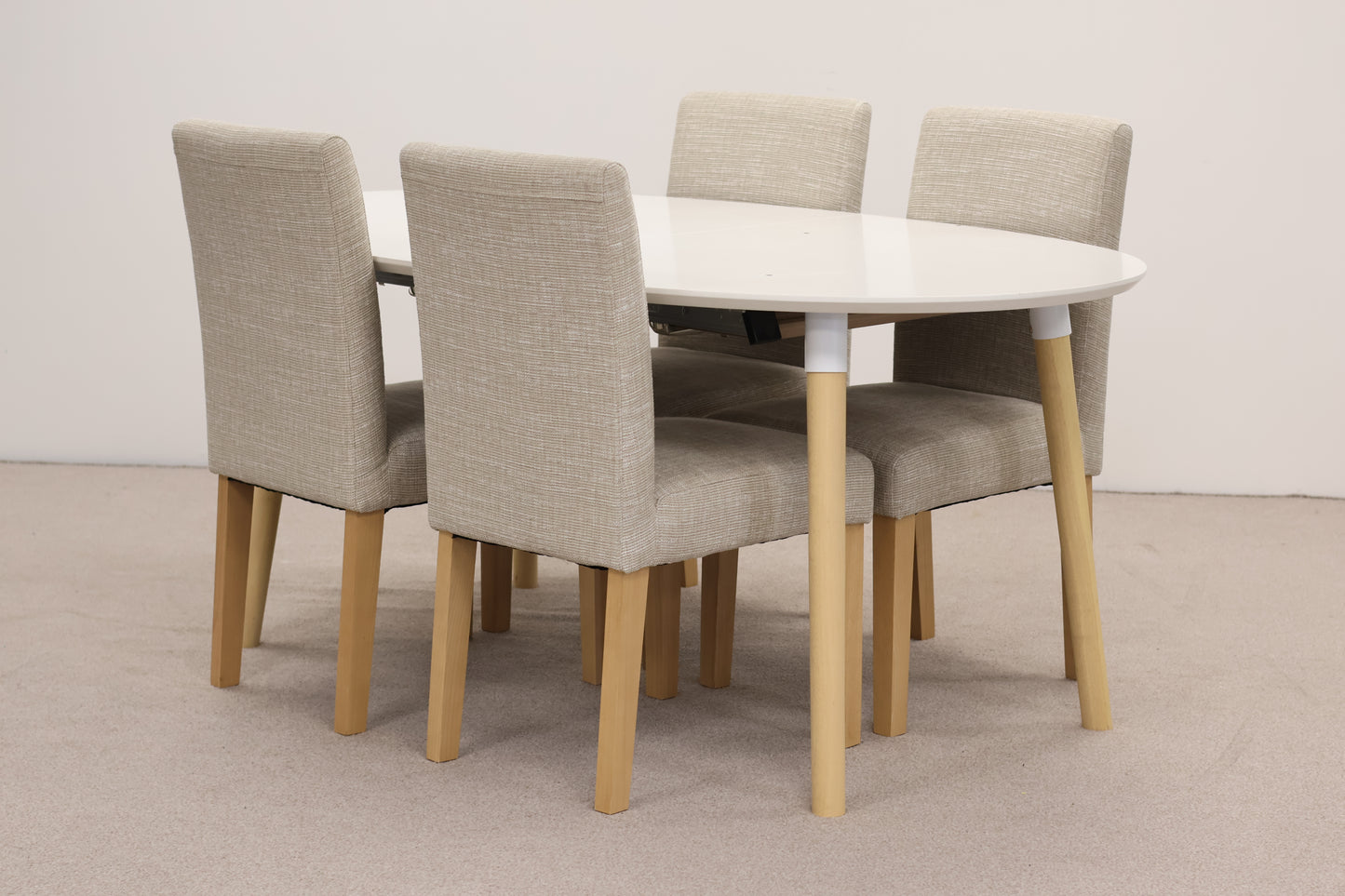 Extendable Table & Chairs
