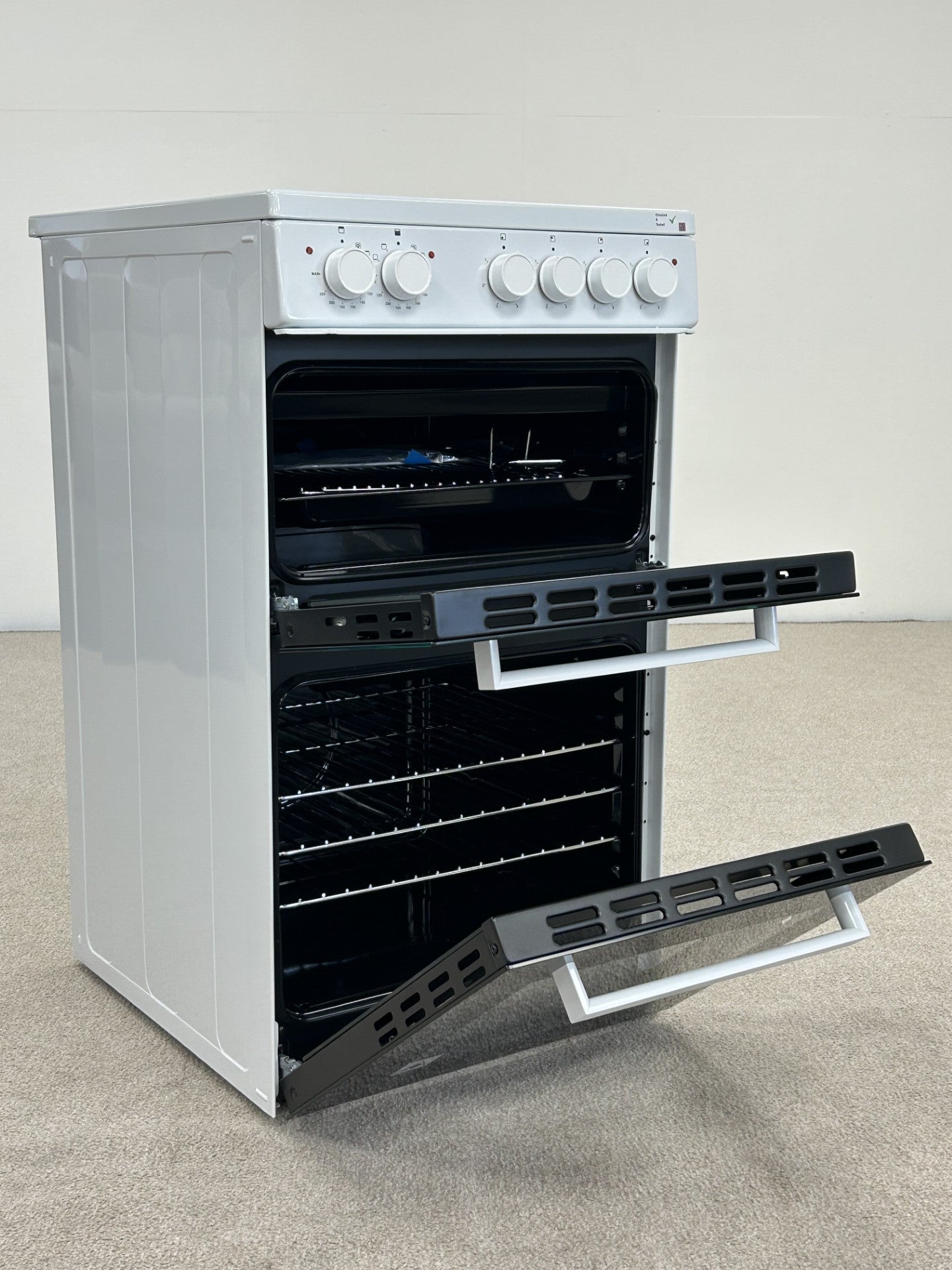 Cooker by Statesman