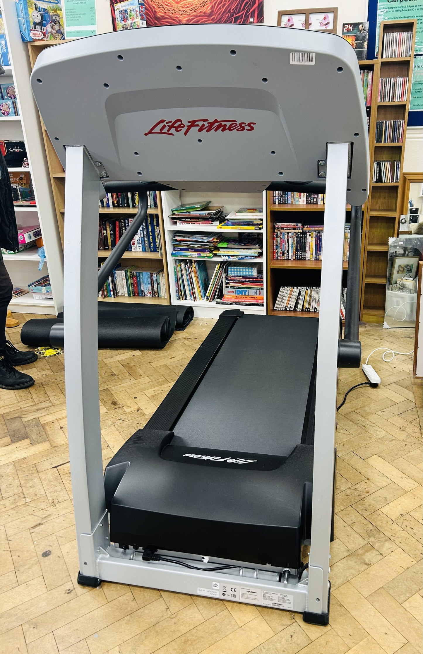 Life Fitness F1 Smart Treadmill – Foldable Home Treadmill with FlexDeck